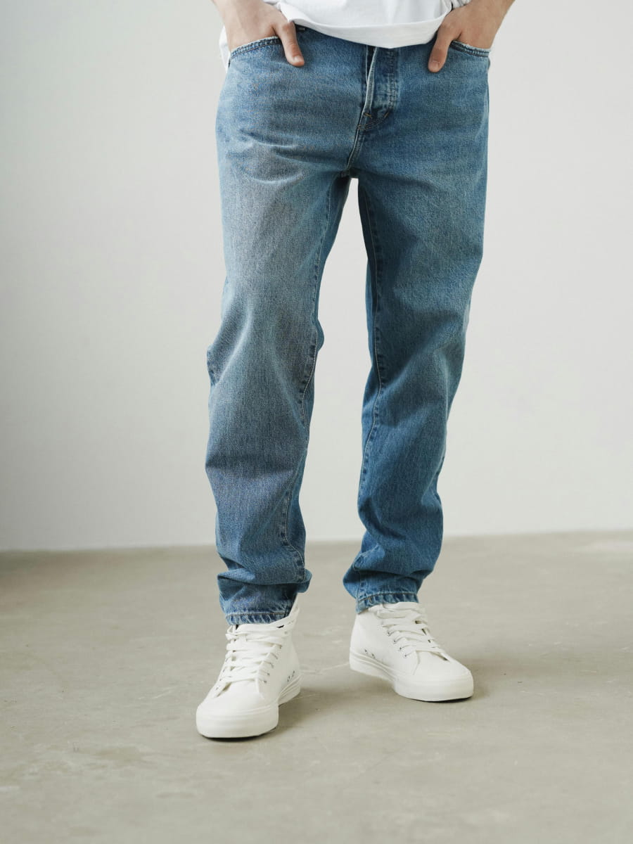 Tapered-fit jeans